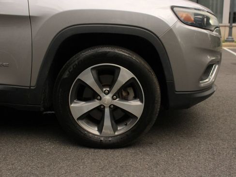 Used 2019 Jeep Cherokee Limited AWD/4WD image 4