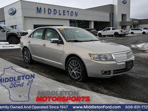 Used 2009 Lincoln MKZ image 1