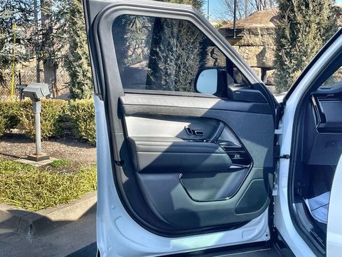 Certified 2023 Land Rover Range Rover Sport SE Dynamic image 17