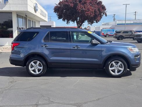 Used 2018 Ford Explorer 4WD image 2