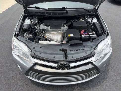Used 2017 Toyota Camry XLE w/ Moonroof Package FWD image 36