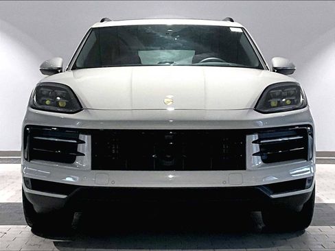 Used 2026 Porsche Cayenne S image 13
