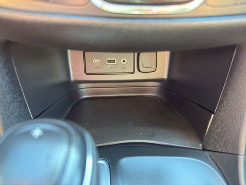 Used 2020 Chevrolet Equinox LT w/ Midnight Edition FWD image 20