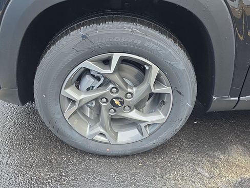 New 2025 Chevrolet Trax LT w/ Driver Confidence Package image 9