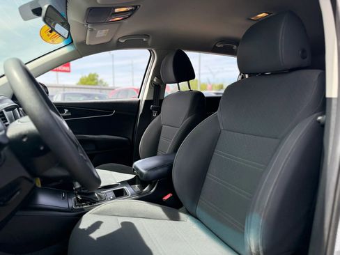 Used 2020 Kia Sorento FWD V6 image 9