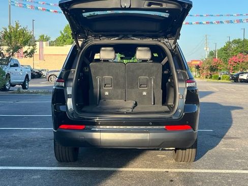 Used 2025 Jeep Grand Cherokee L Limited w/ Black Appearance Package RWD image 33
