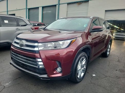 Used 2019 Toyota Highlander Limited image 2