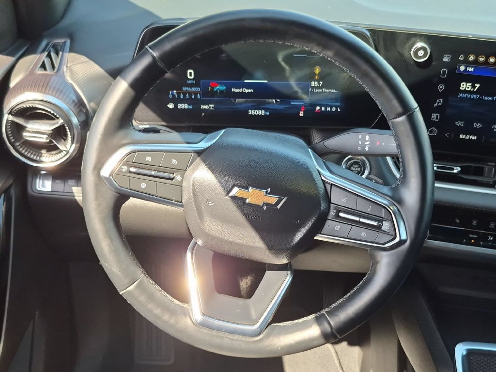 Used 2025 Chevrolet Equinox LT AWD/4WD image 23
