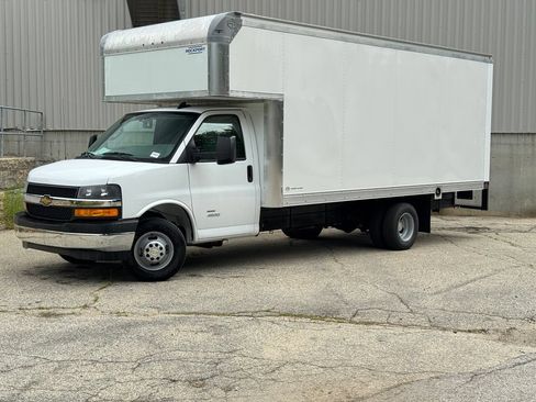 New 2026 Chevrolet Express 4500 w/ Power Convenience Package RWD image 2
