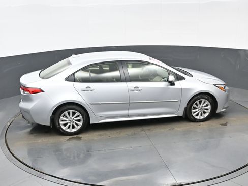 Used 2025 Toyota Corolla LE w/ LE Premium Package image 40