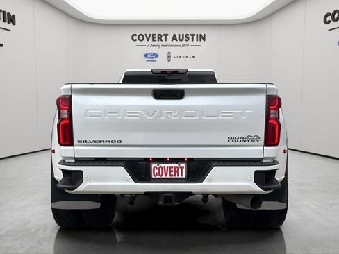 Used 2024 Chevrolet Silverado 3500 High Country w/ Technology Package image 4