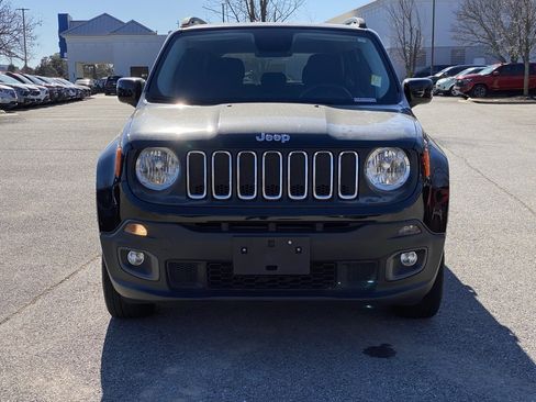Used 2017 Jeep Renegade Latitude image 2