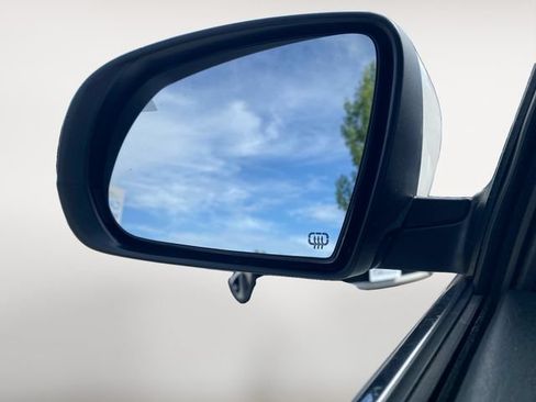 Used 2018 Jeep Cherokee Limited AWD/4WD image 28