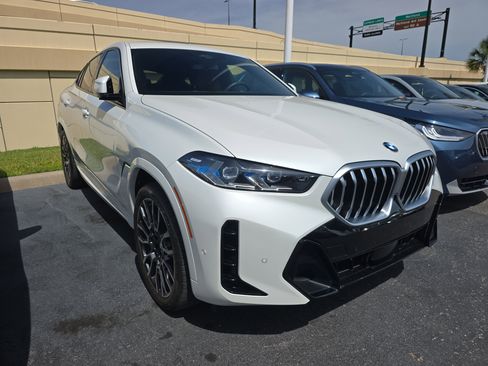Used 2025 BMW X6 xDrive40i AWD/4WD image 1