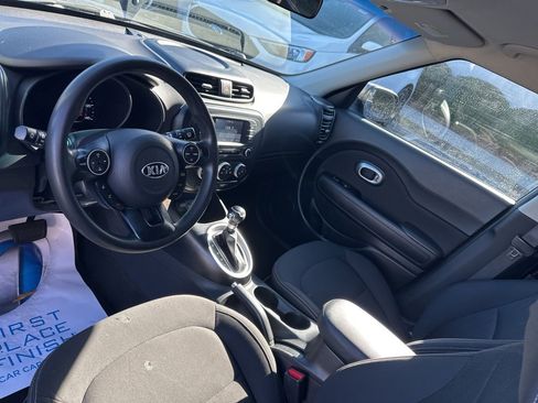Used 2019 Kia Soul image 19