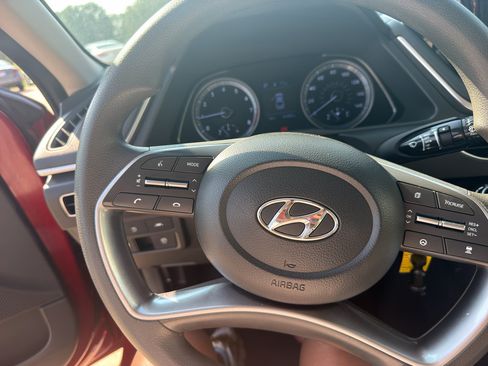 Used 2023 Hyundai Sonata SE FWD image 9