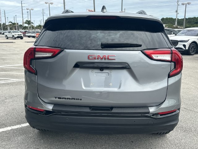 Used 2023 GMC Terrain SLT w/ Tech Package FWD image 7
