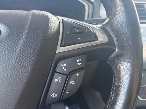 Used 2017 Ford Fusion Energi SE FWD image 31