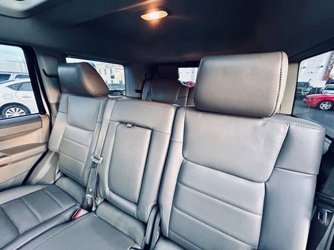 Used 2007 Jeep Commander Sport image 20