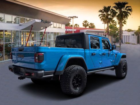 Used 2023 Jeep Gladiator Rubicon w/ LED Lighting Group AWD/4WD image 3