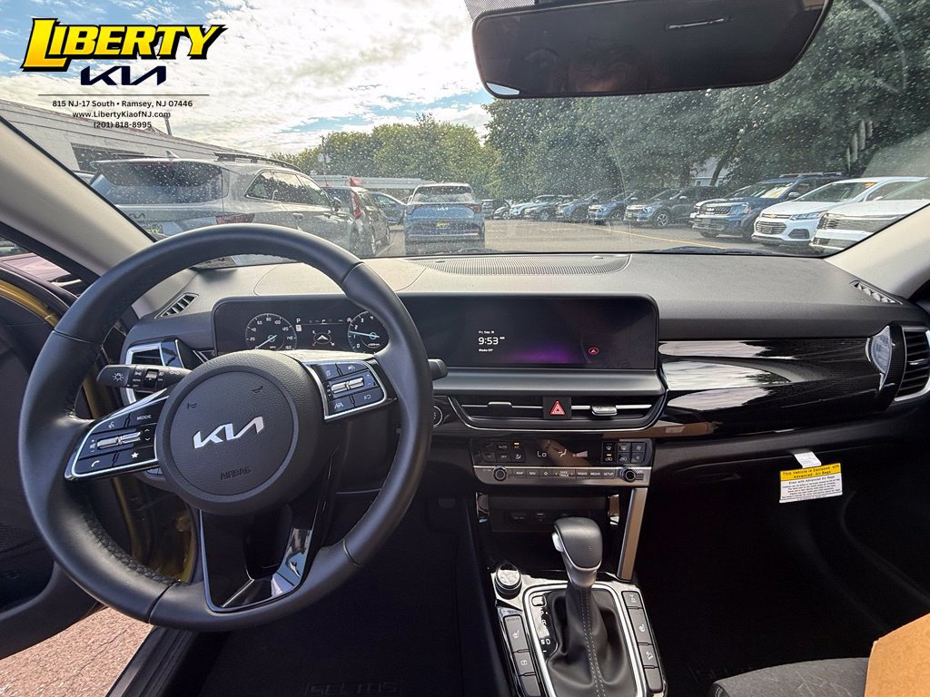 Used 2024 Kia Seltos S AWD/4WD image 12