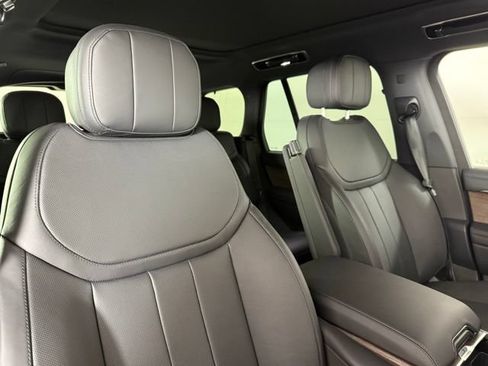 Used 2025 Land Rover Range Rover SE AWD/4WD image 31