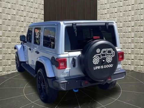 Certified 2024 Jeep Wrangler Unlimited Sahara w/ Technology Group AWD/4WD image 7
