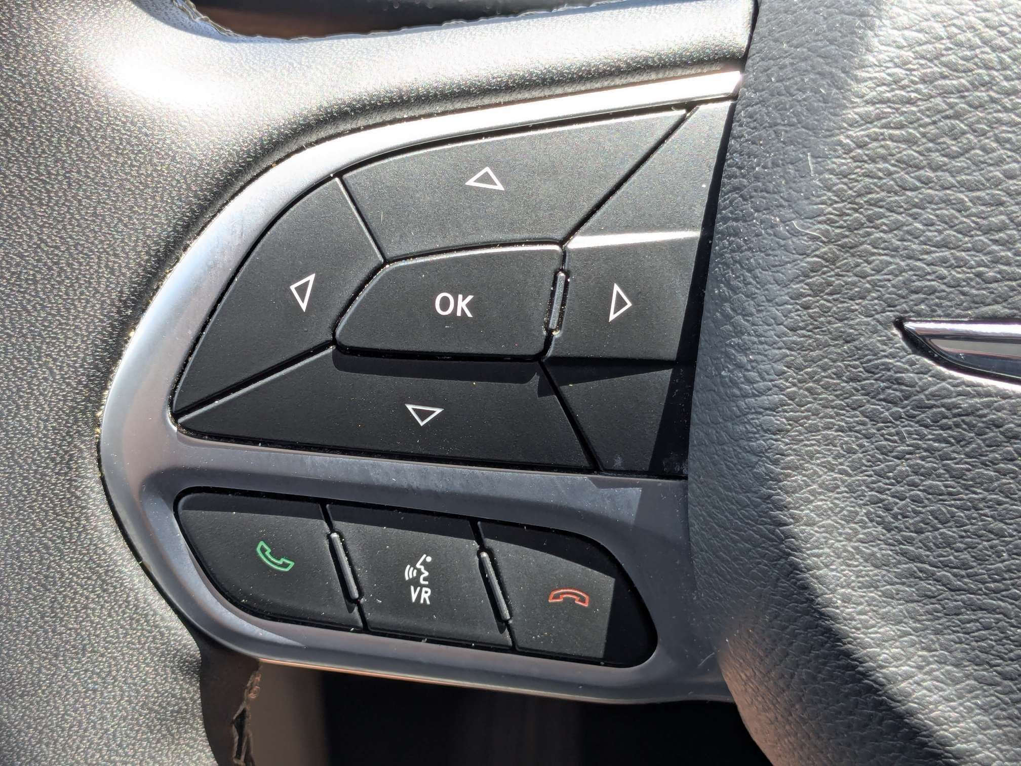 Used 2023 Chrysler Pacifica Touring-L FWD image 26