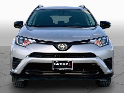 Used 2017 Toyota RAV4 LE FWD image 4