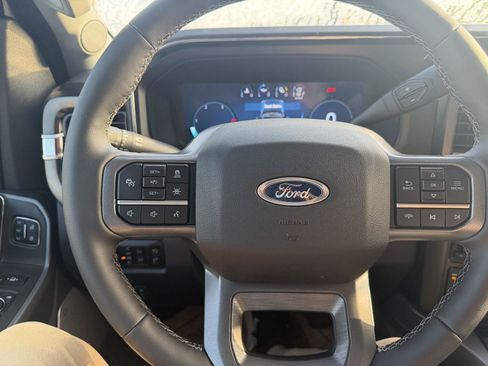 New 2026 Ford F250 Lariat w/ Lariat Premium Package AWD/4WD image 17