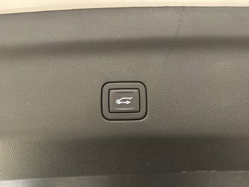 Used 2023 Chevrolet Tahoe Premier image 24