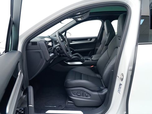 New 2026 Porsche Cayenne Coupe image 17