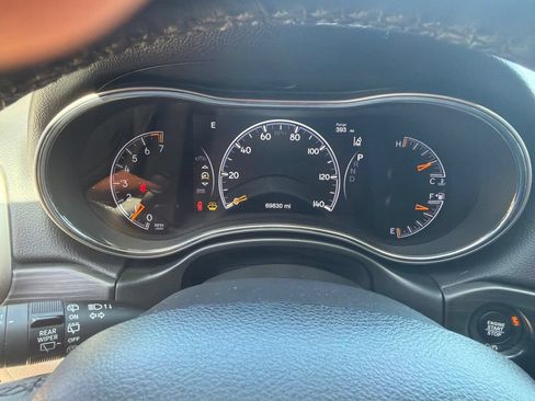 Used 2021 Jeep Grand Cherokee Laredo RWD image 13