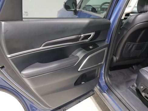 Used 2025 Kia Telluride S AWD/4WD image 17