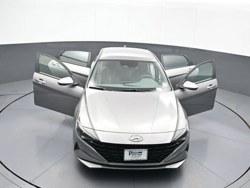Certified 2023 Hyundai Elantra SEL w/ Preferred Accessory Package FWD image 45