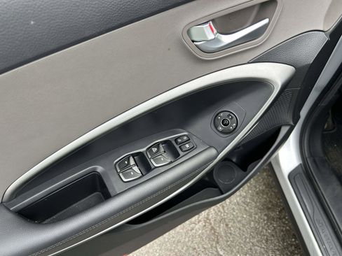 Used 2018 Hyundai Santa Fe Sport w/ Cargo Package FWD image 19