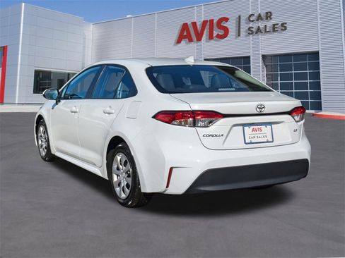 Used 2025 Toyota Corolla LE image 9
