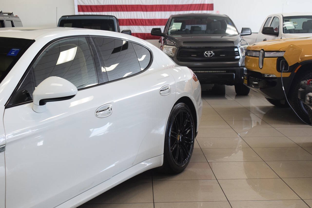 Used 2016 Porsche Panamera AWD/4WD image 9