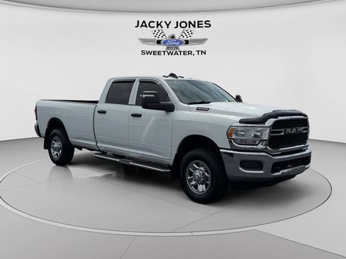 Used 2024 RAM 3500 Tradesman w/ Chrome Appearance Group AWD/4WD image 7