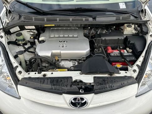 Used 2009 Toyota Sienna CE image 27