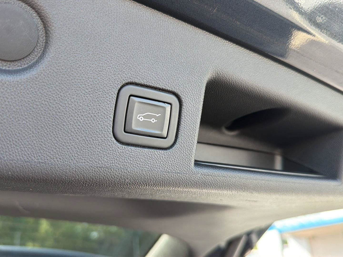Used 2022 Chevrolet Equinox LT FWD image 33