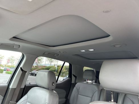 Used 2019 Chevrolet Traverse LT w/ LT Premium Package image 11