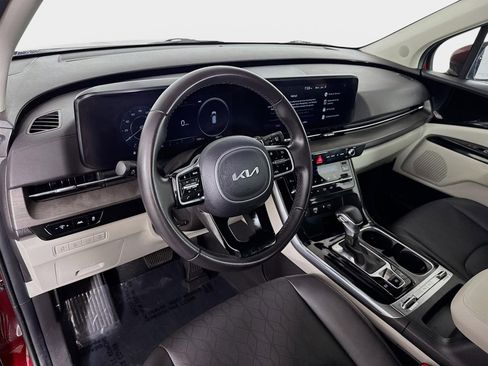 Certified 2024 Kia Carnival SX image 9