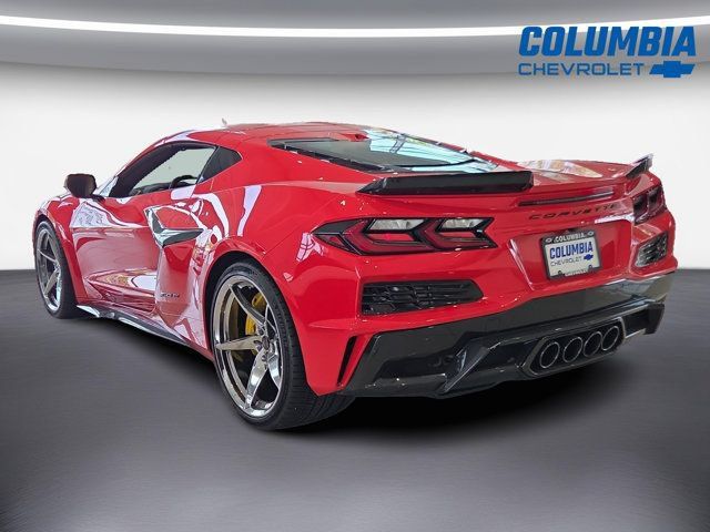 Used 2025 Chevrolet Corvette Z06 RWD image 4