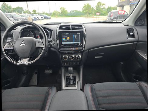Used 2025 Mitsubishi Outlander Sport AWD image 13