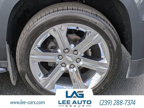 Used 2020 Chevrolet Suburban Premier AWD/4WD image 9