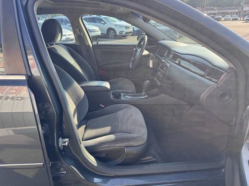 Used 2015 Chevrolet Impala LT w/ LT Sunroof Package FWD image 16
