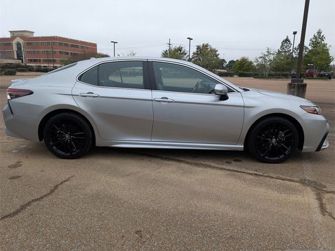 Used 2024 Toyota Camry XSE image 8