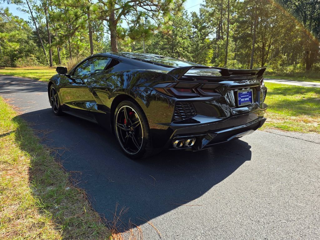 Used 2023 Chevrolet Corvette Stingray Premium Cpe w/ Z51 Performance Package RWD image 3