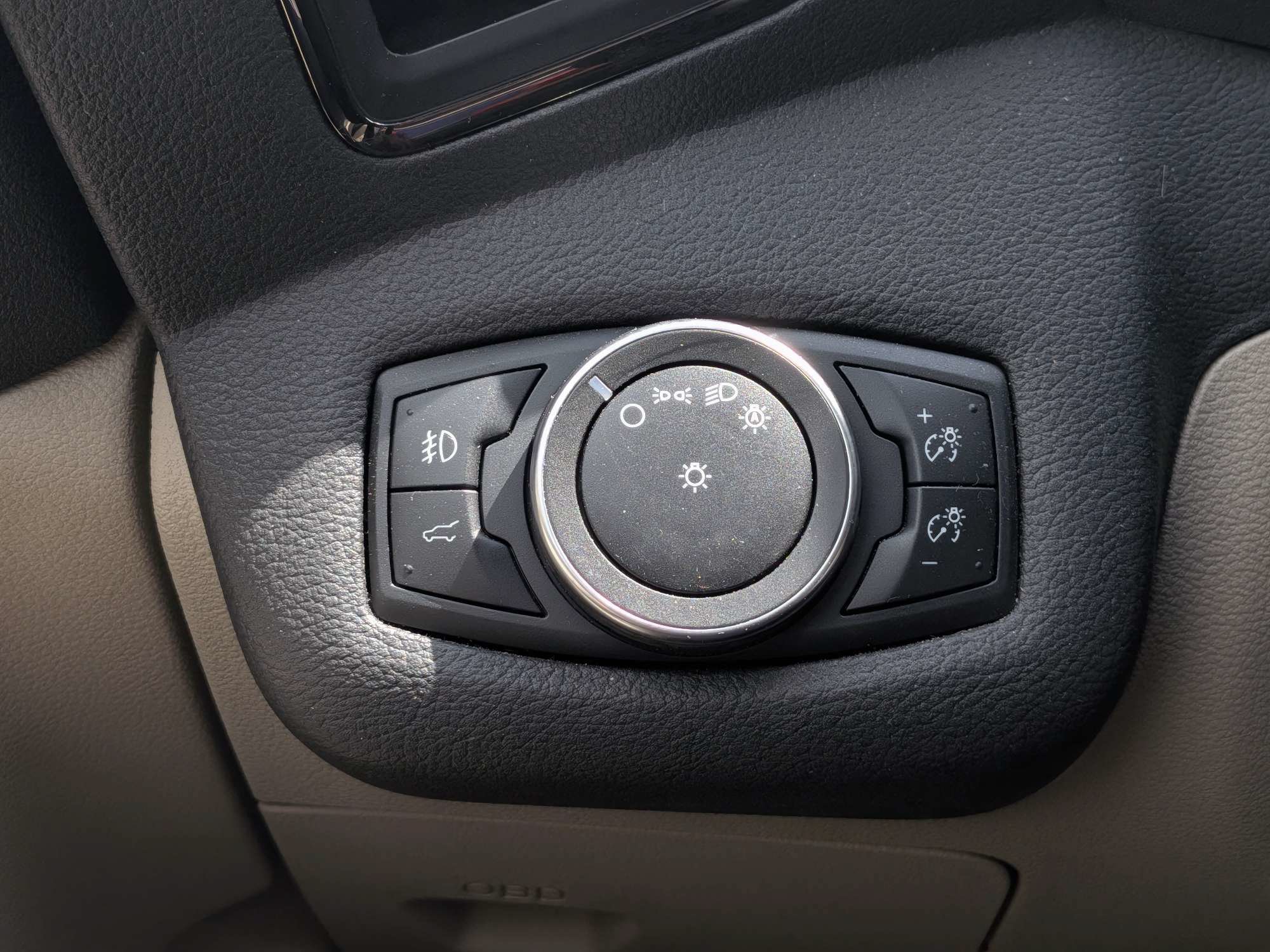 Used 2018 Ford Escape SEL FWD image 25